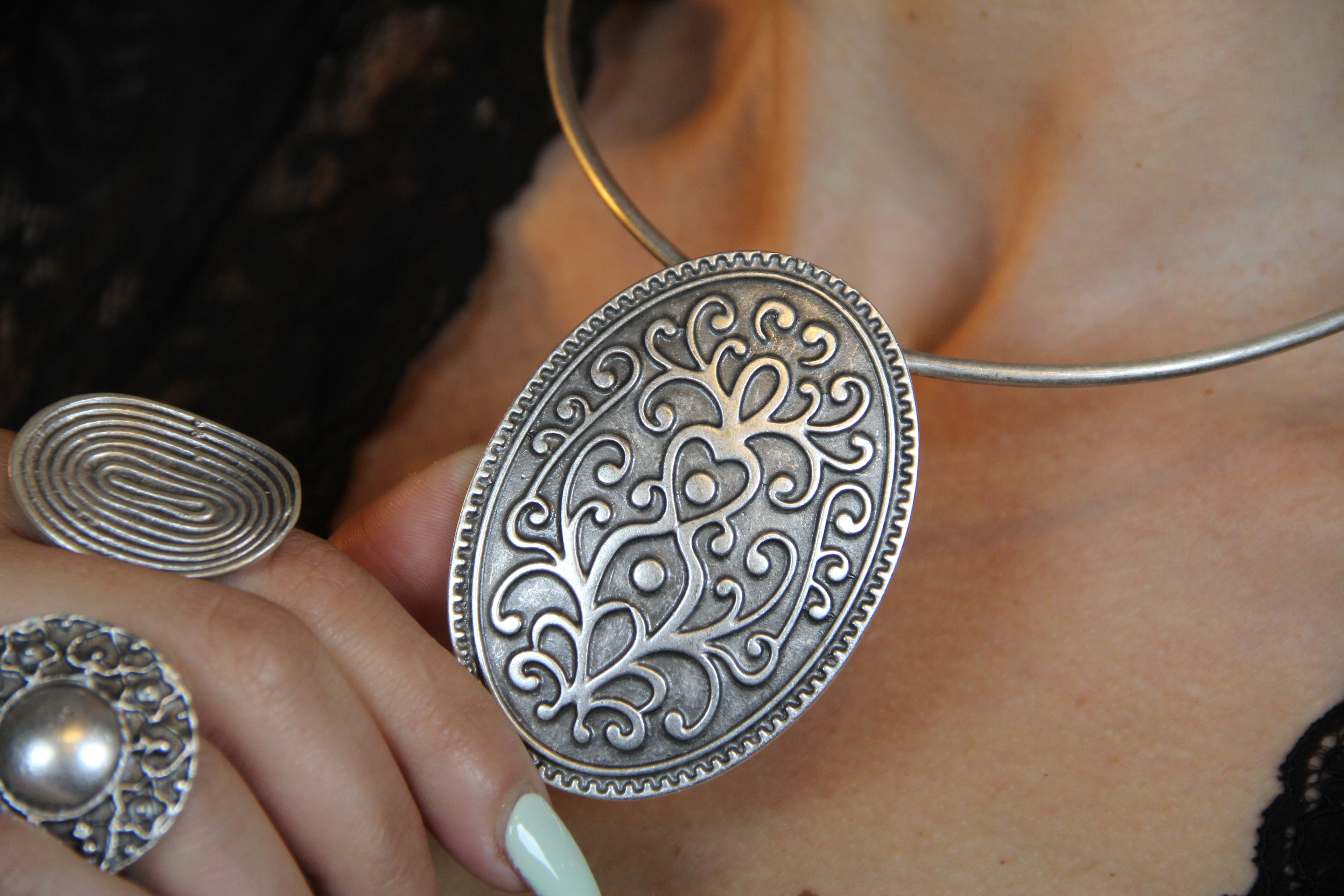 Unique Western Boho Metal Pendant Necklace – Bold Statement Jewelry for Everyday or Special Occasions