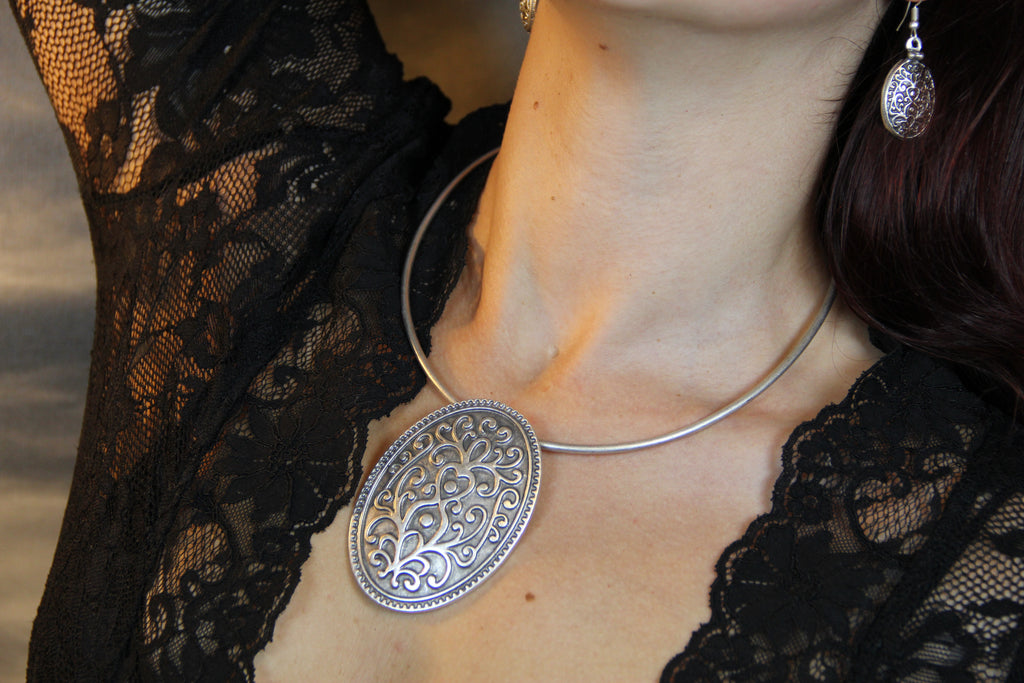 Unique Western Boho Metal Pendant Necklace – Bold Statement Jewelry for Everyday or Special Occasions