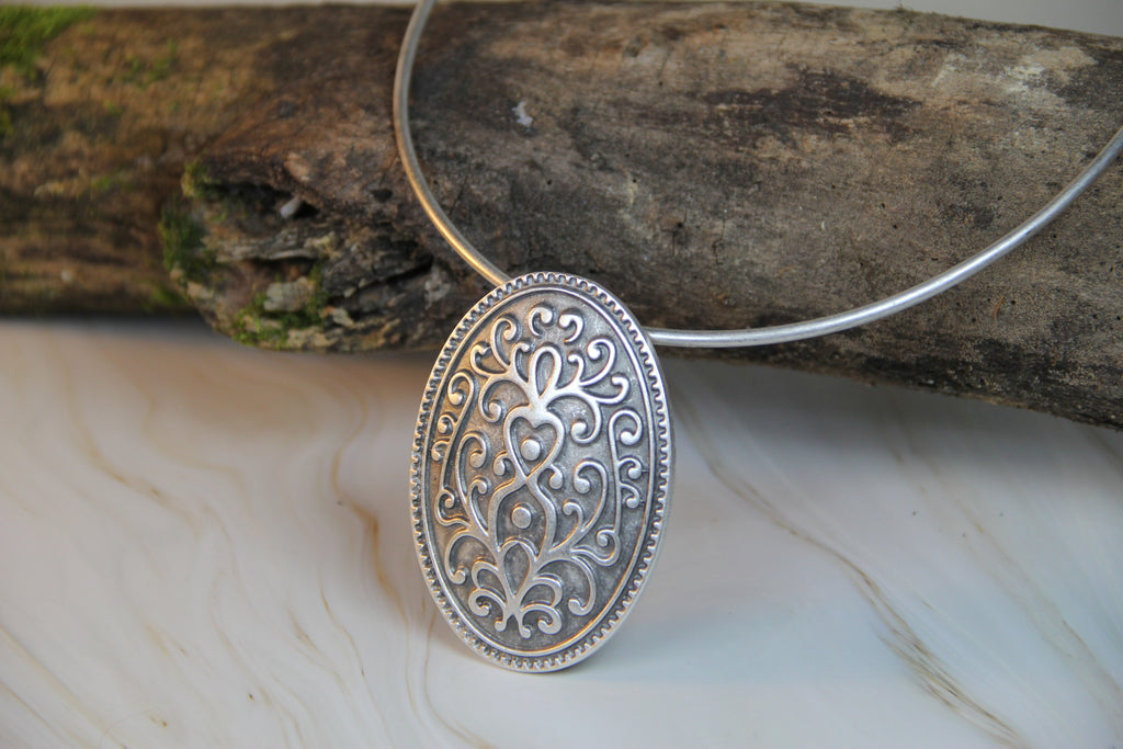 Unique Western Boho Metal Pendant Necklace – Bold Statement Jewelry for Everyday or Special Occasions