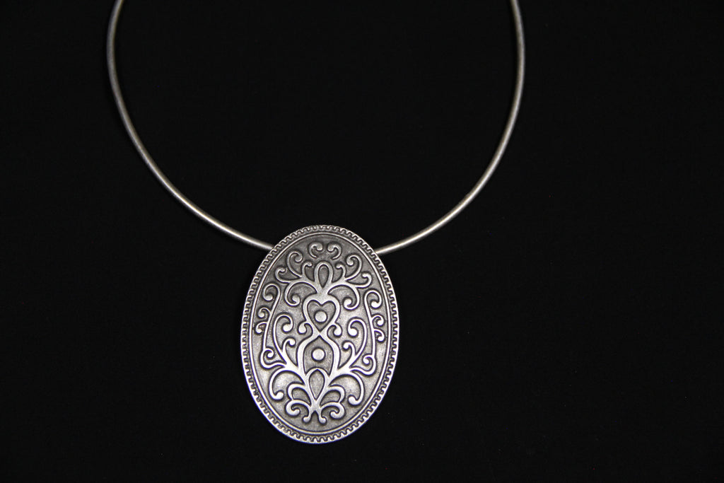 Unique Western Boho Metal Pendant Necklace – Bold Statement Jewelry for Everyday or Special Occasions