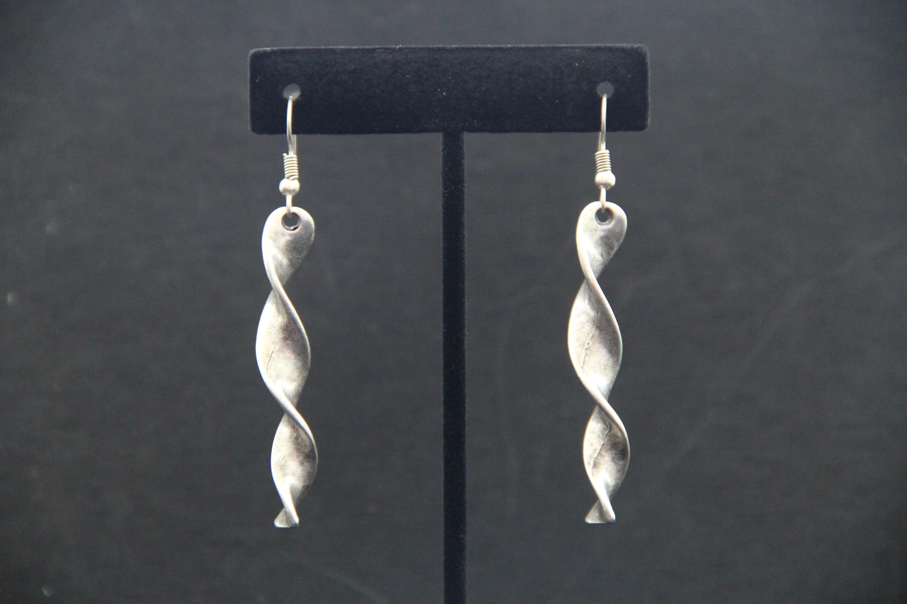 Dangle Twisted Silver Earring