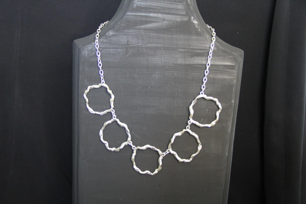 Minimalist Handmade Silver Circle Necklace – Chic Hoop Statement Jewelry, Perfect Gift for Friend, Night Out Accessory