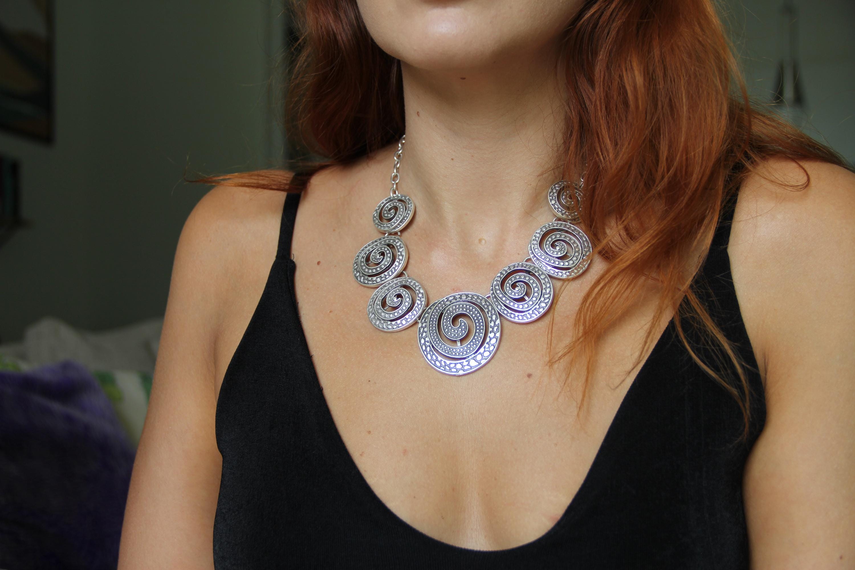 Bold Silver Collar Necklace – Hammered Round Swirl Design, Unique Geometric Boho Jewelry for Women