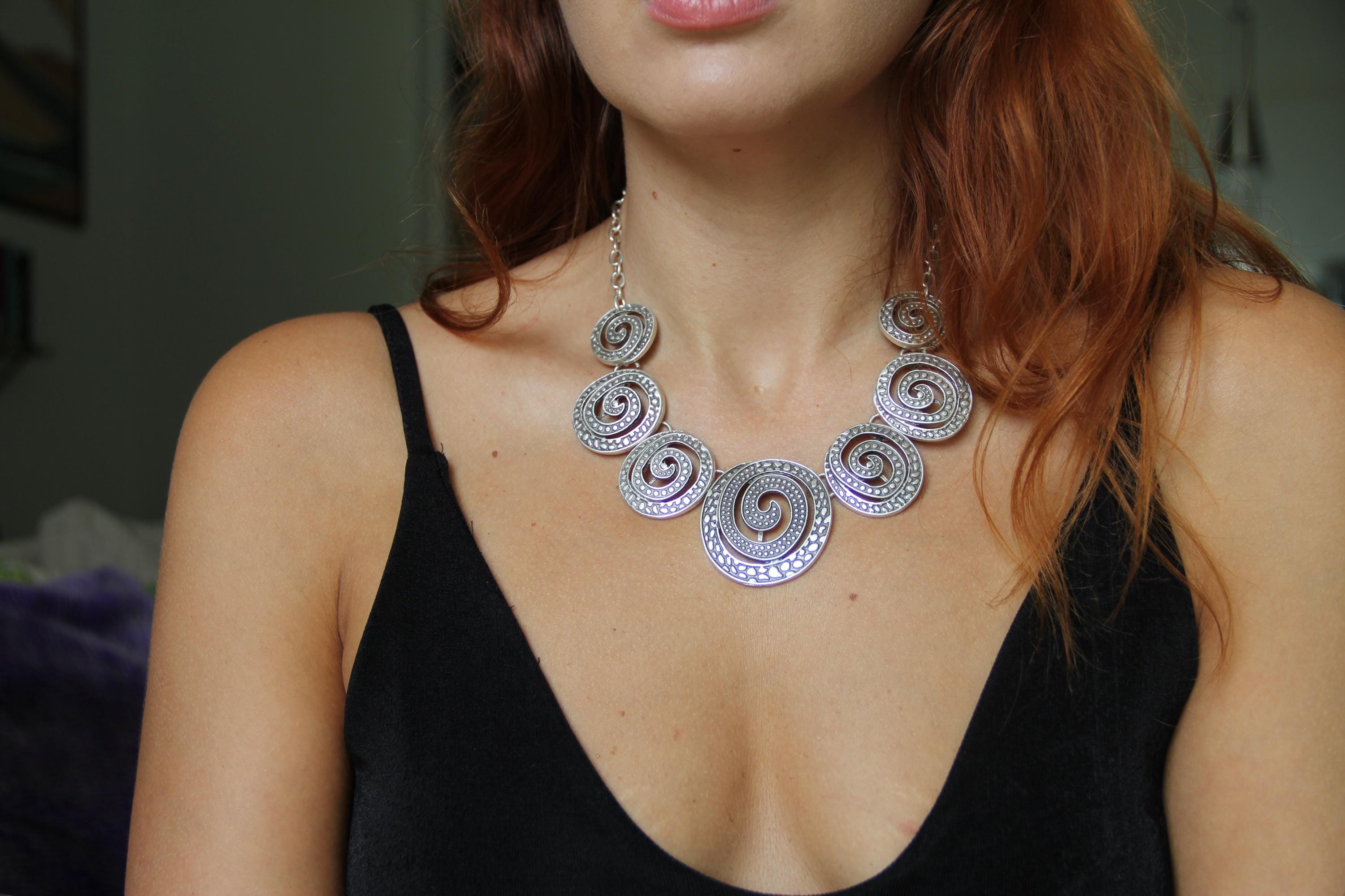 Bold Silver Collar Necklace – Hammered Round Swirl Design, Unique Geometric Boho Jewelry for Women