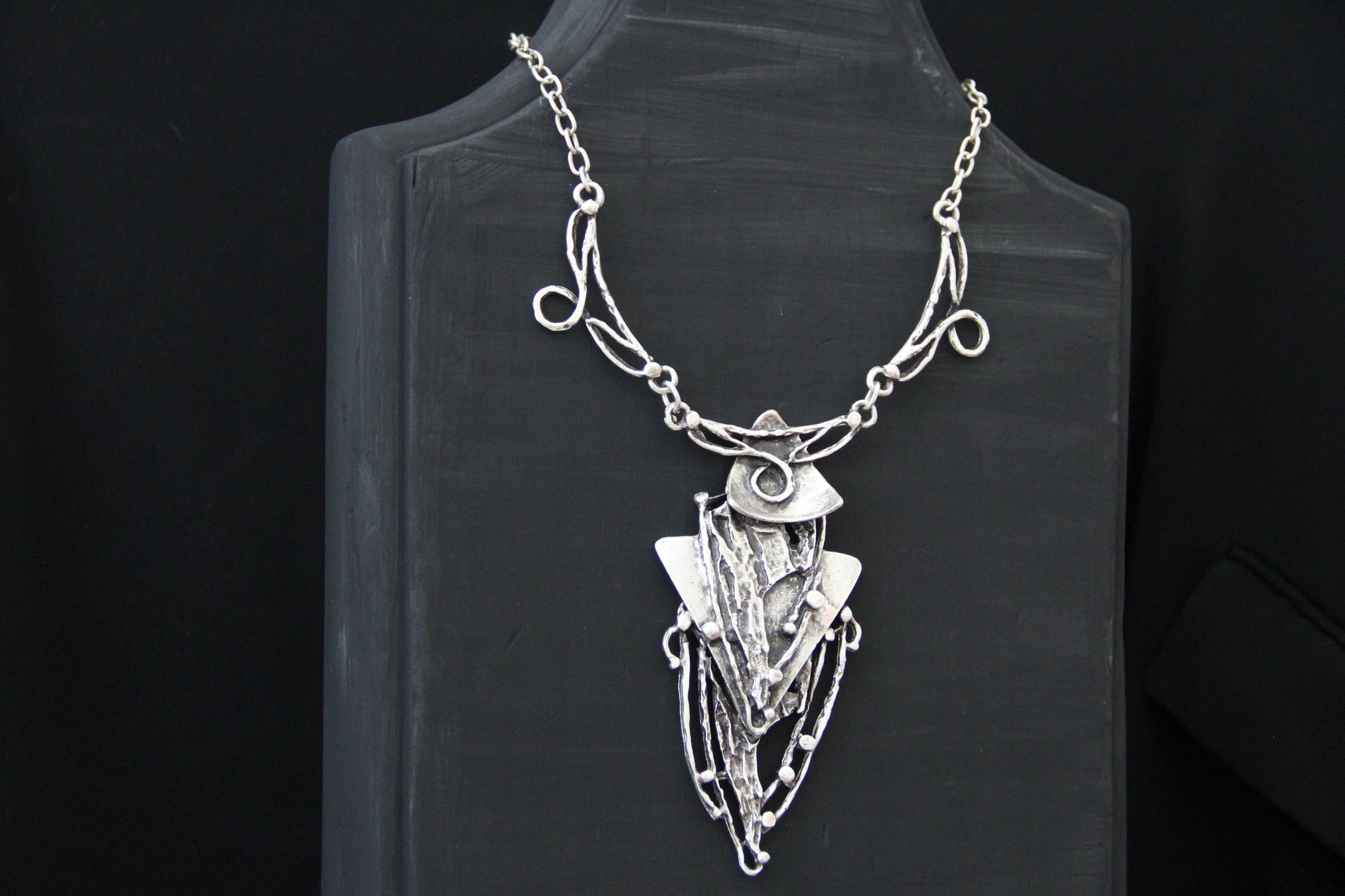 Edgy Chunky Silver Triangle Statement Necklace – Geometric Gothic Choker Pendant, Festival &amp; Cosplay Jewelry
