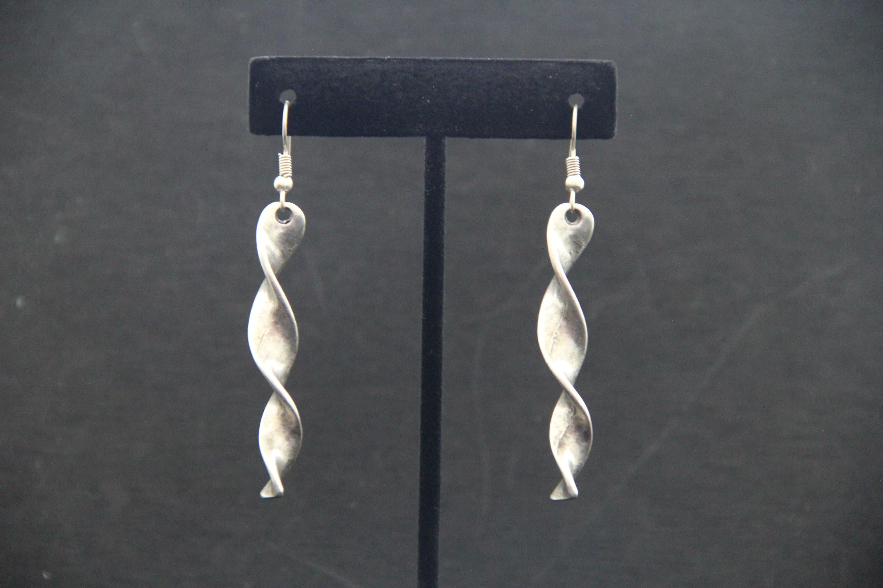 Dangle Twisted Silver Earring
