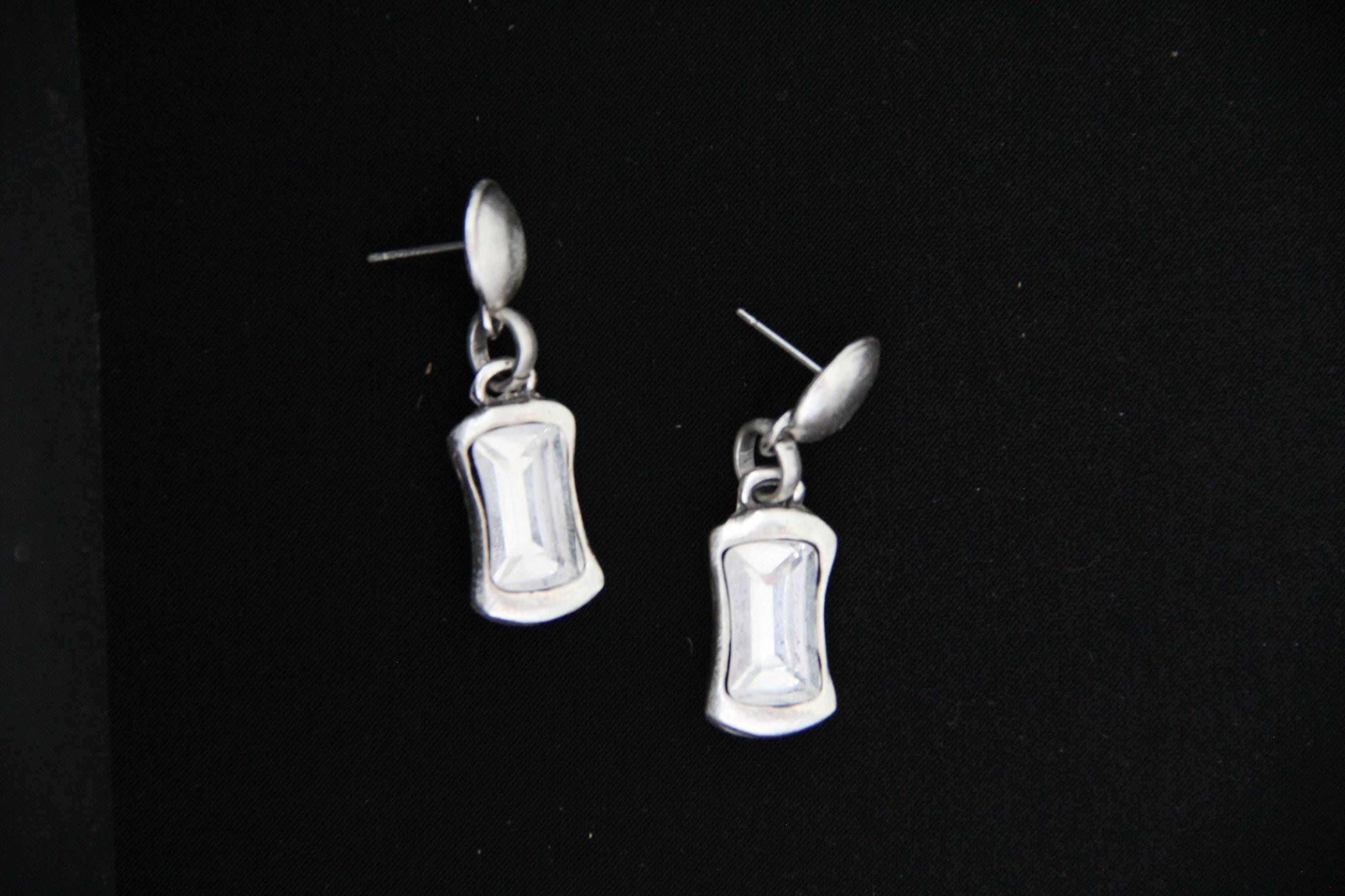 Dangle Handmade Earring with Stone