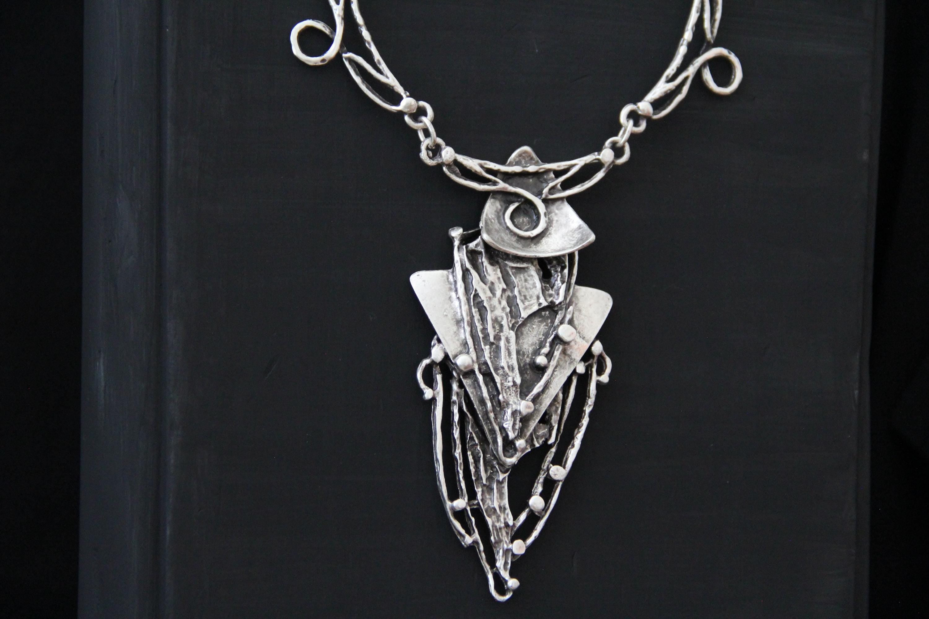 Edgy Chunky Silver Triangle Statement Necklace – Geometric Gothic Choker Pendant, Festival &amp; Cosplay Jewelry