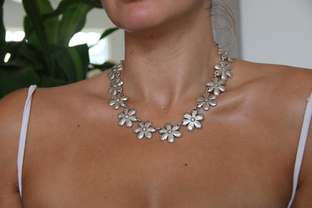 Chic Silver Flower Statement Necklace