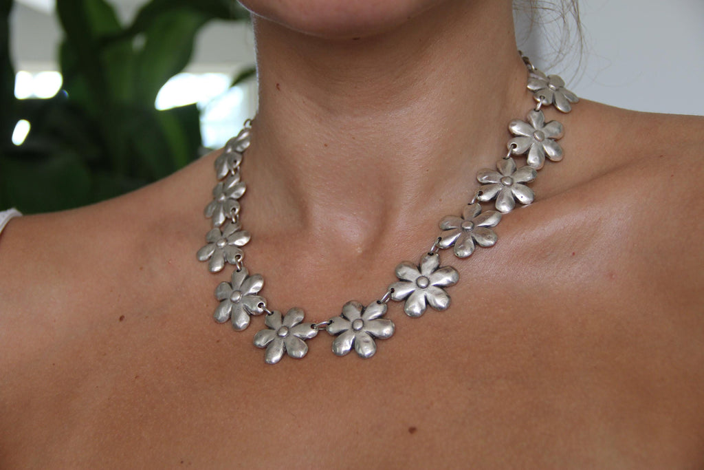Chic Silver Flower Statement Necklace