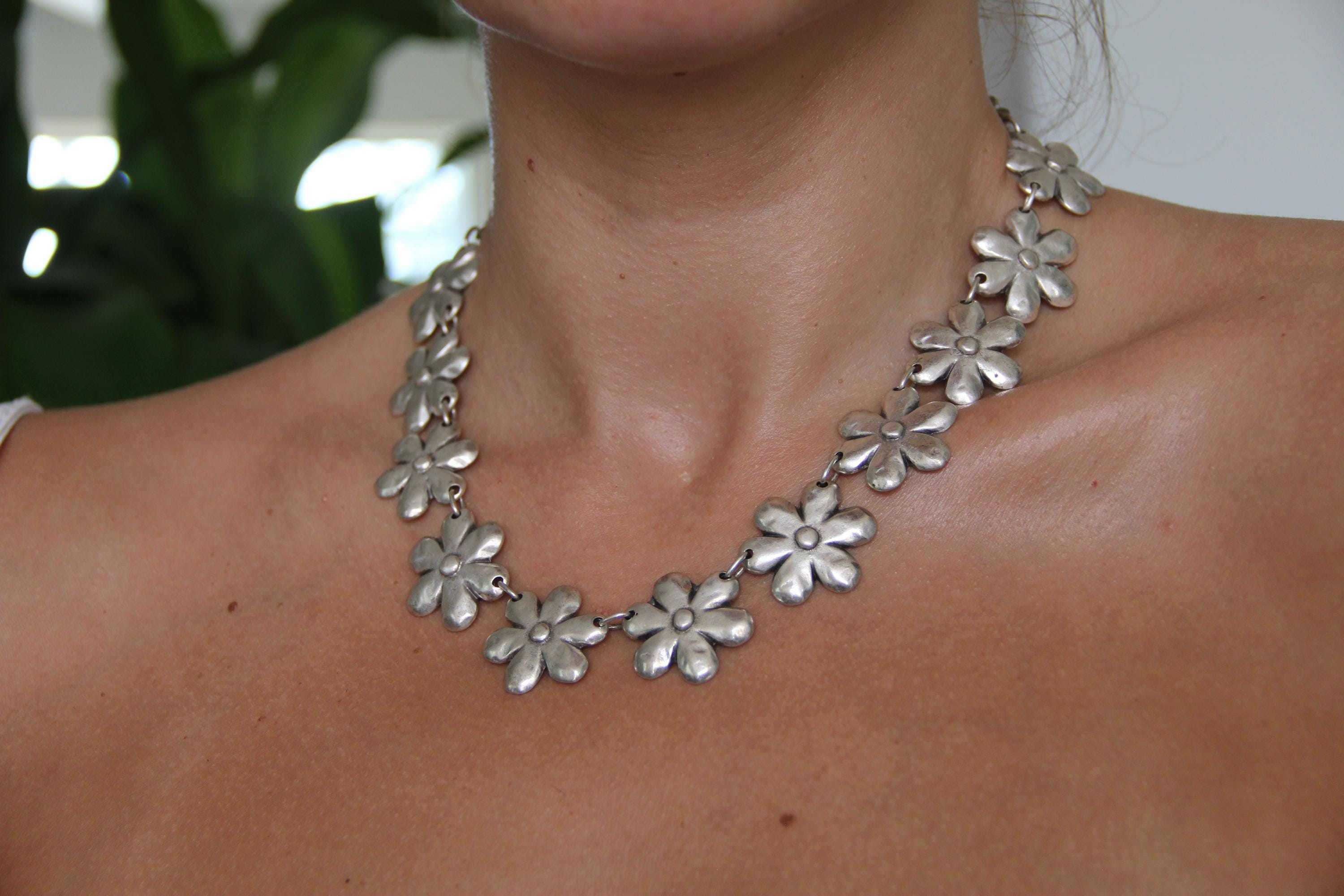 Chic Silver Flower Statement Necklace
