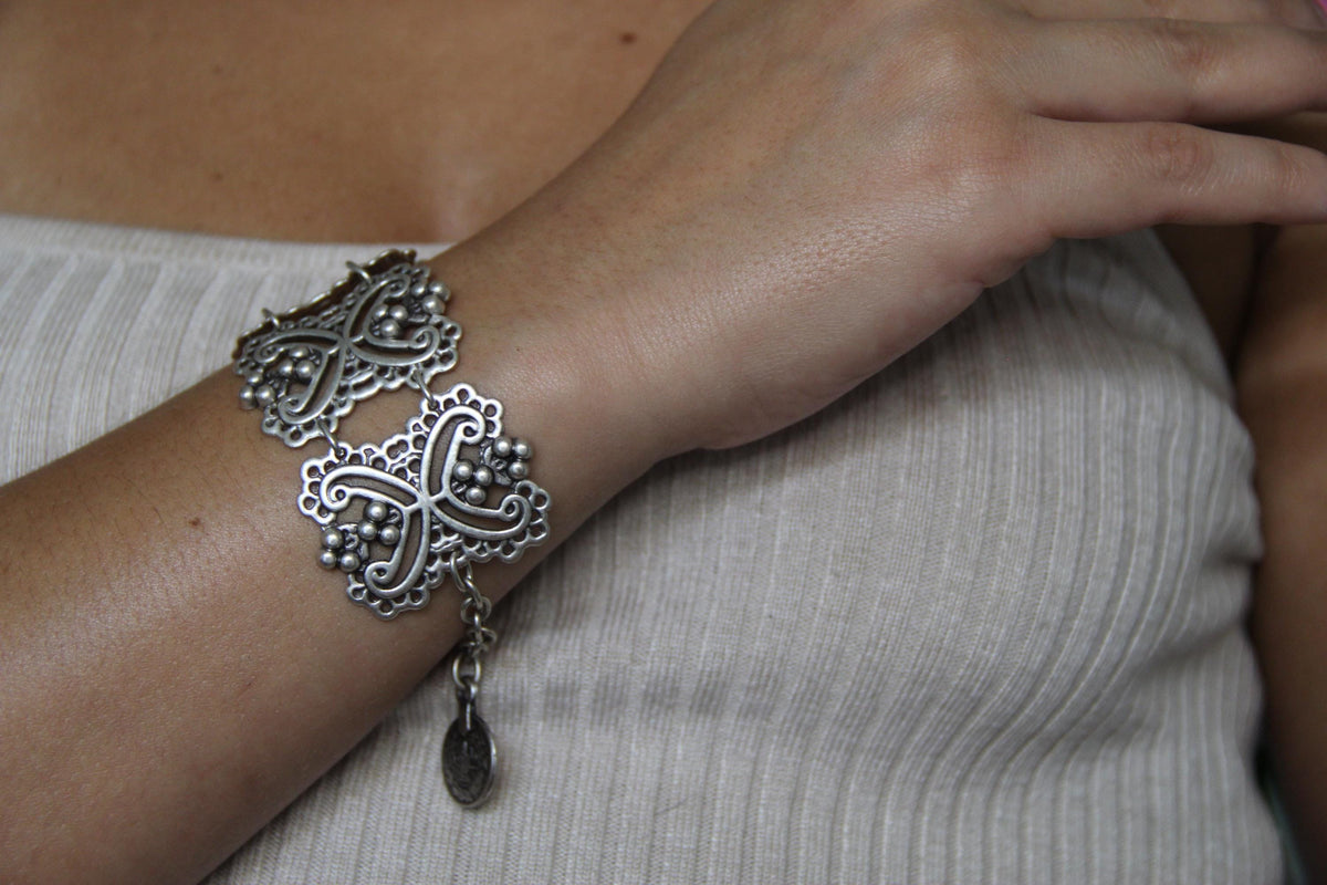 Silver Ethnic Design Adjustable Chain Bracelet