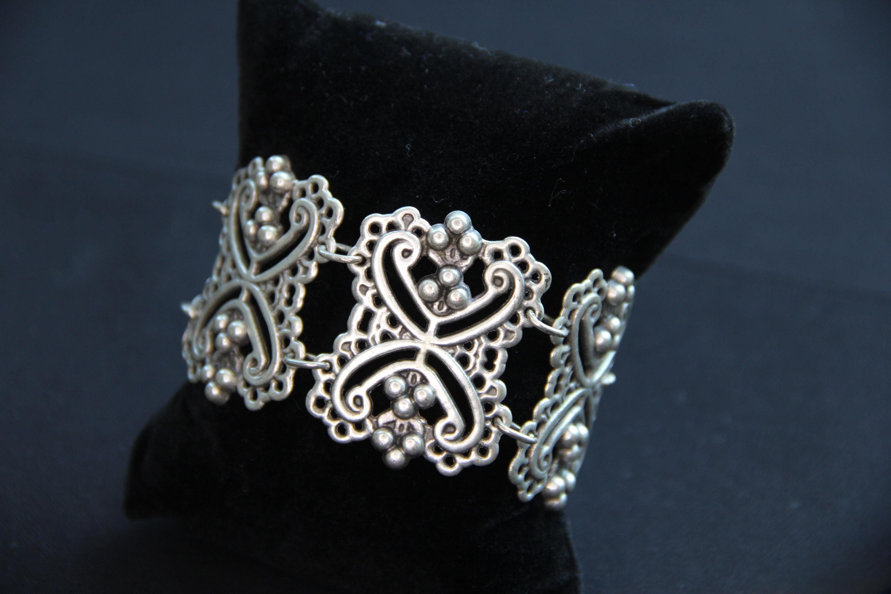 Silver Ethnic Design Adjustable Chain Bracelet