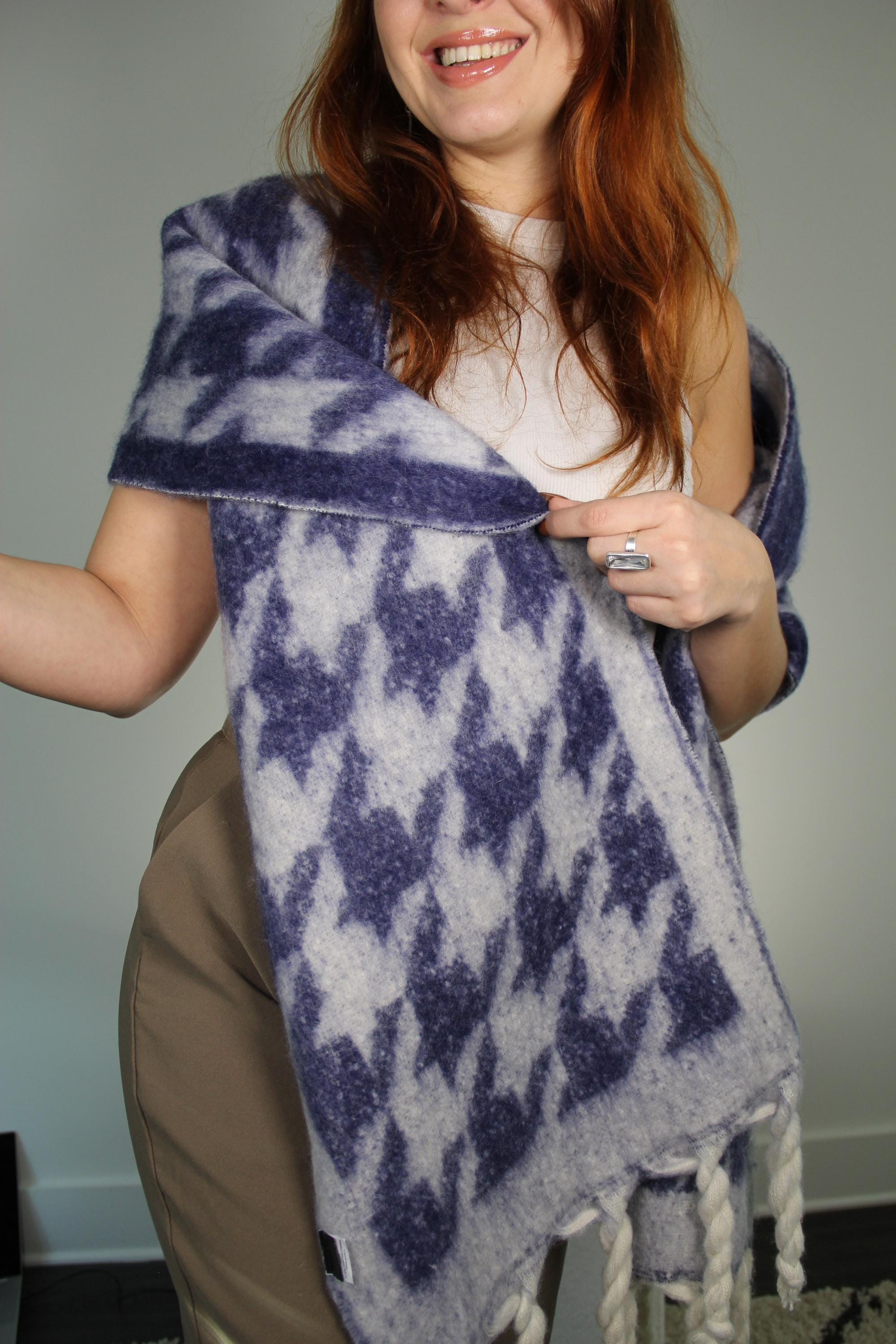Large Bold Houndstooth Pattern Blanket Scarf