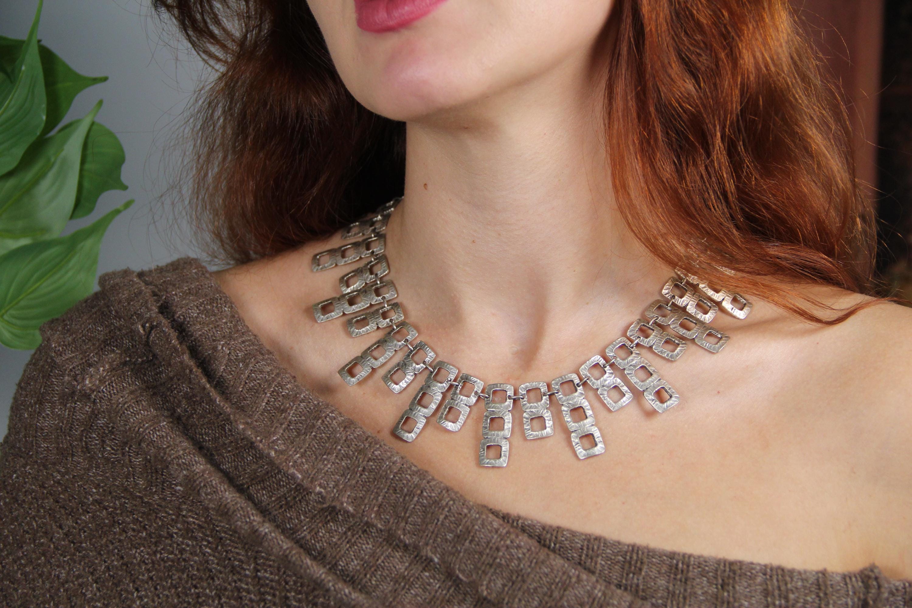Large Silver Square Chain Collar Necklace – Unique Statement Jewelry for Fashion Lovers