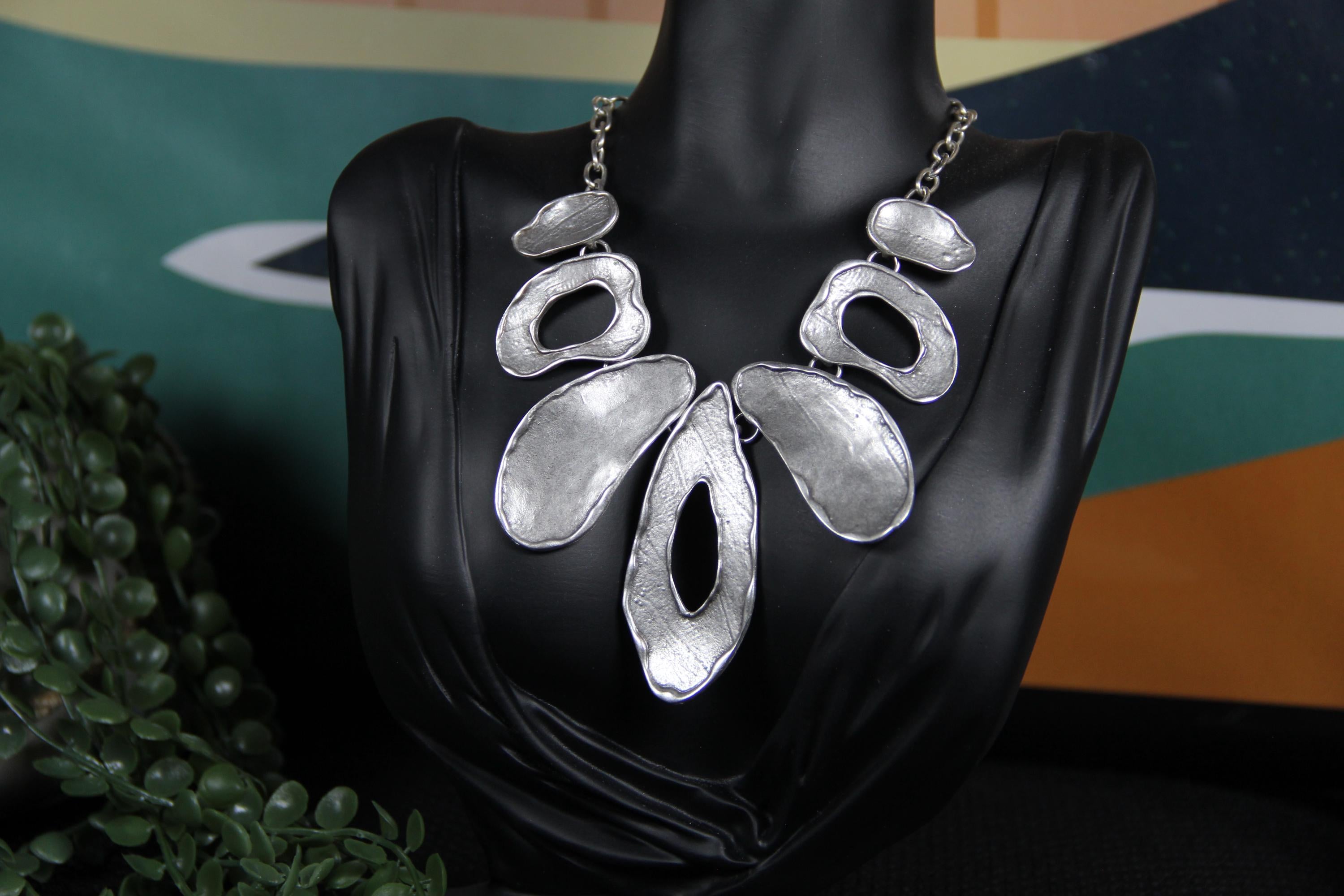 Large Geometrical Drop Pendant Necklace – Elegant Statement Jewelry for Women