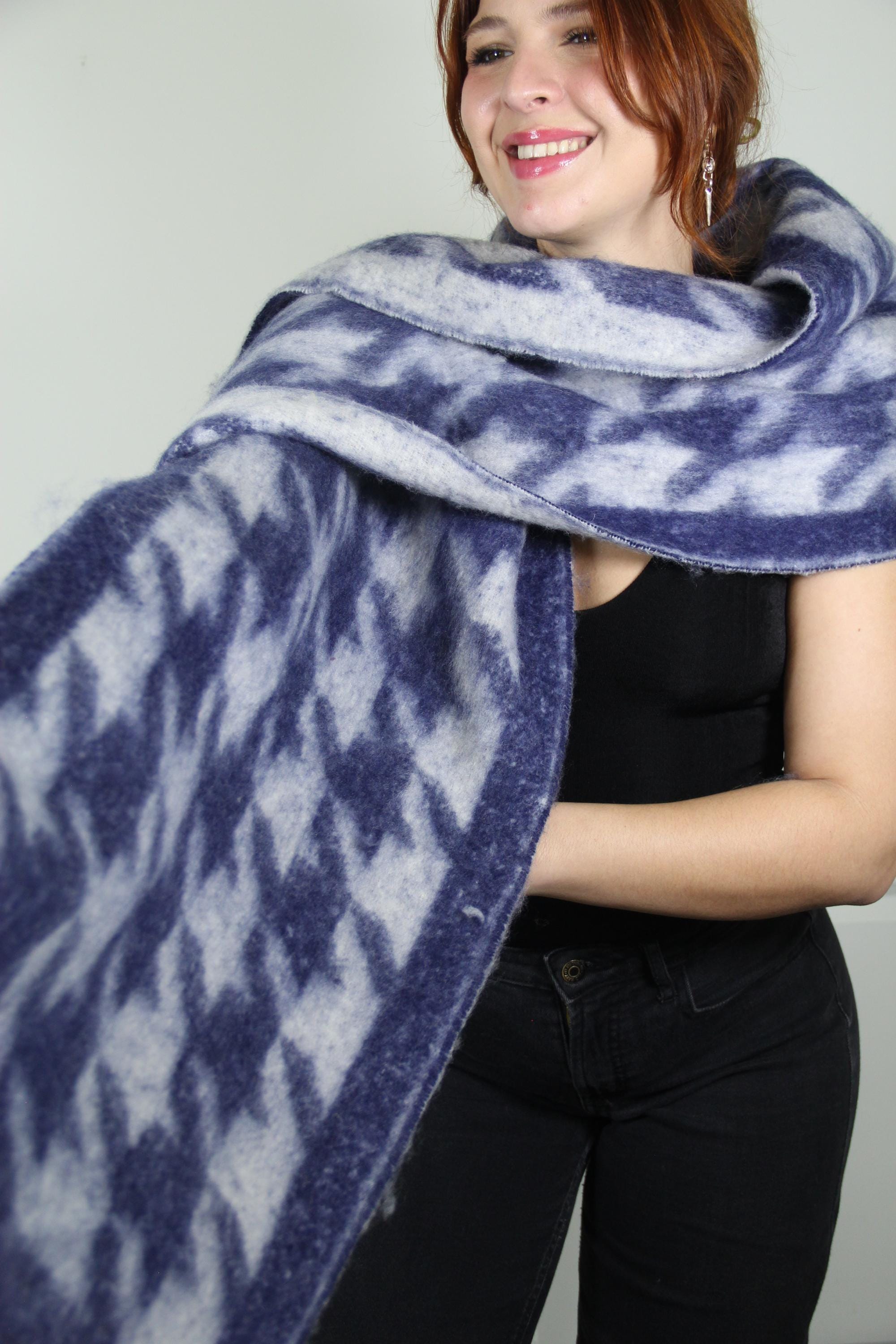 Large Bold Houndstooth Pattern Blanket Scarf