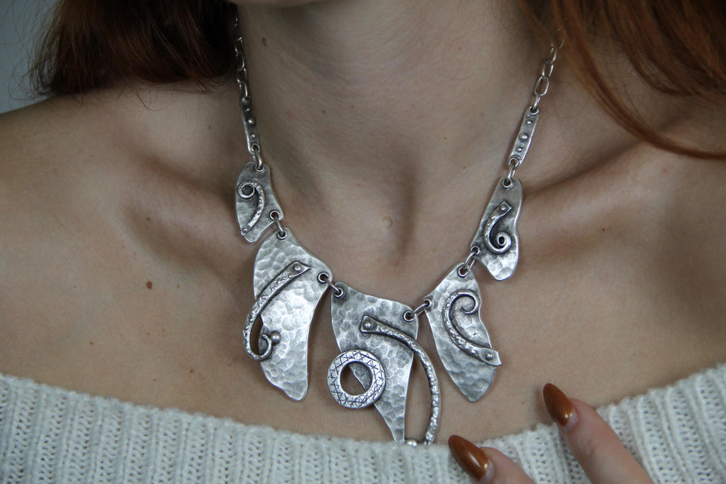 “Modern Geometric Abstract Statement Necklace – Boho Chic Jewelry for Women, Unique Night Out Accessory