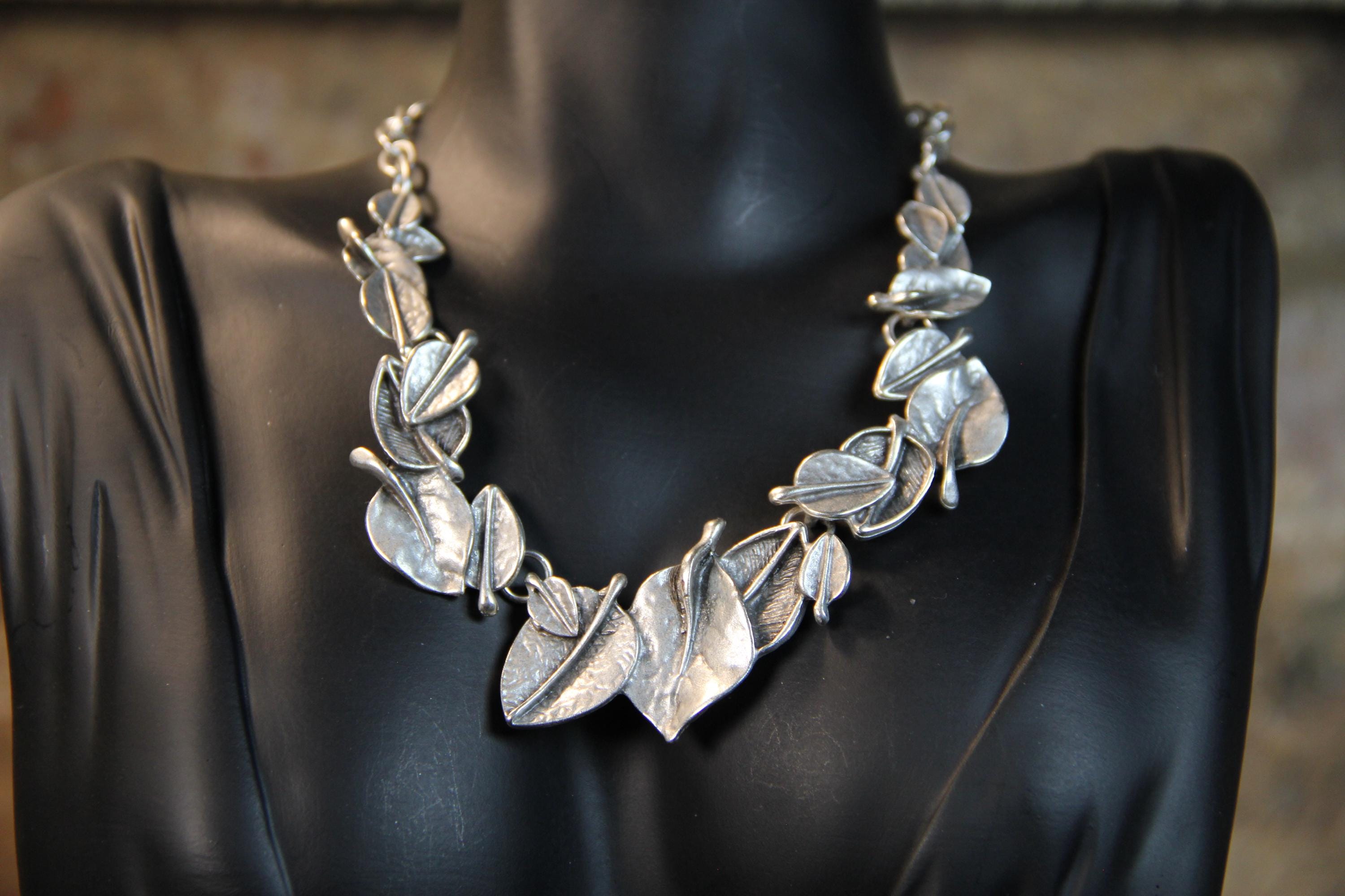 Bohemian Leaf Statement Necklace – Minimalist Collar Style Handmade Jewelry Gift
