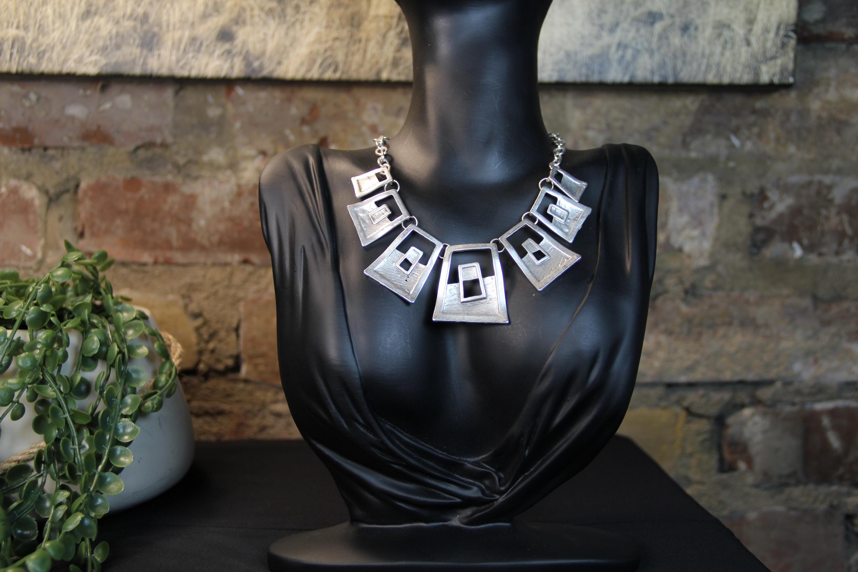 Geometric Silver Statement Necklace – Unique Modern Jewelry, Chic Accessory for Women