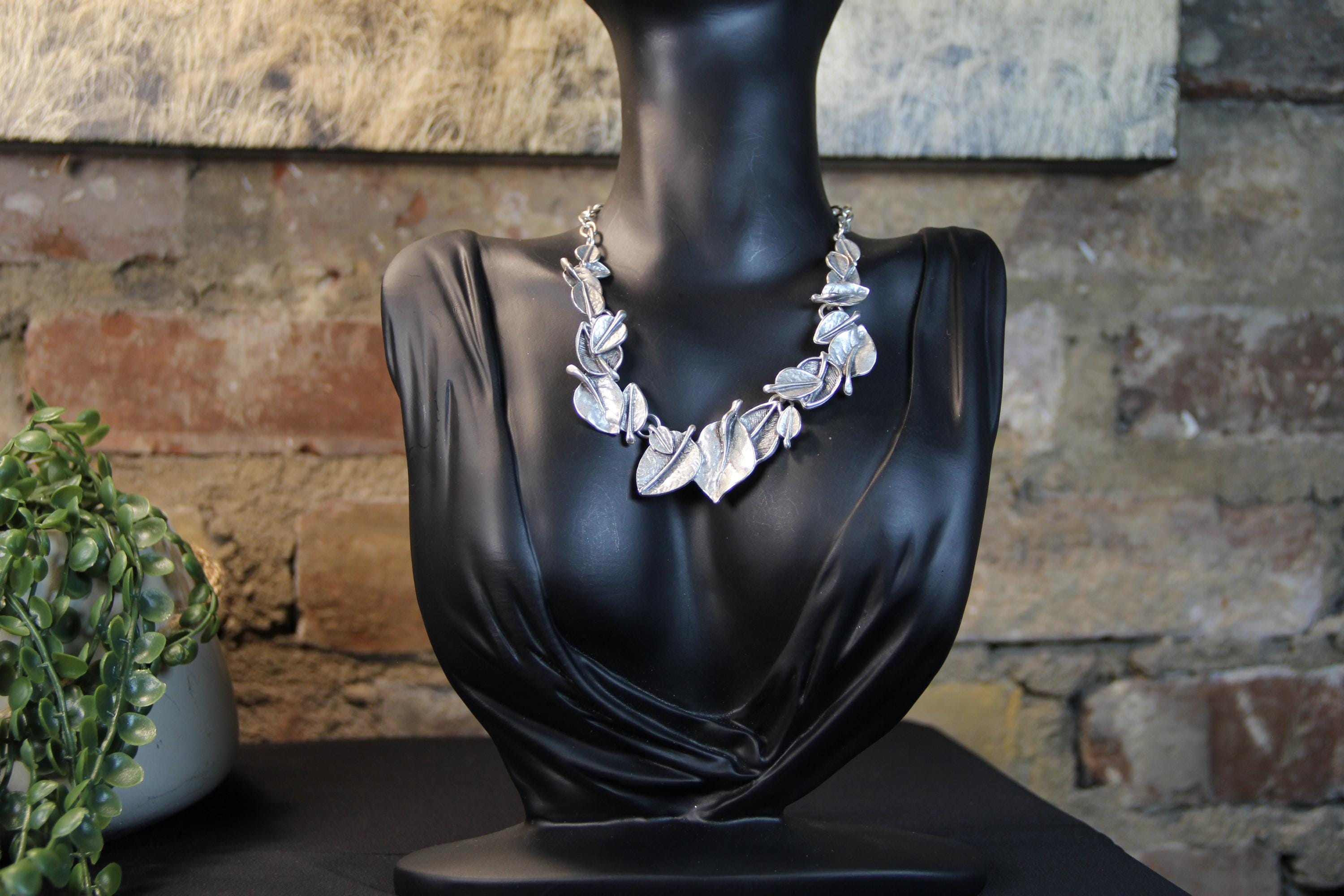 Bohemian Leaf Statement Necklace – Minimalist Collar Style Handmade Jewelry Gift