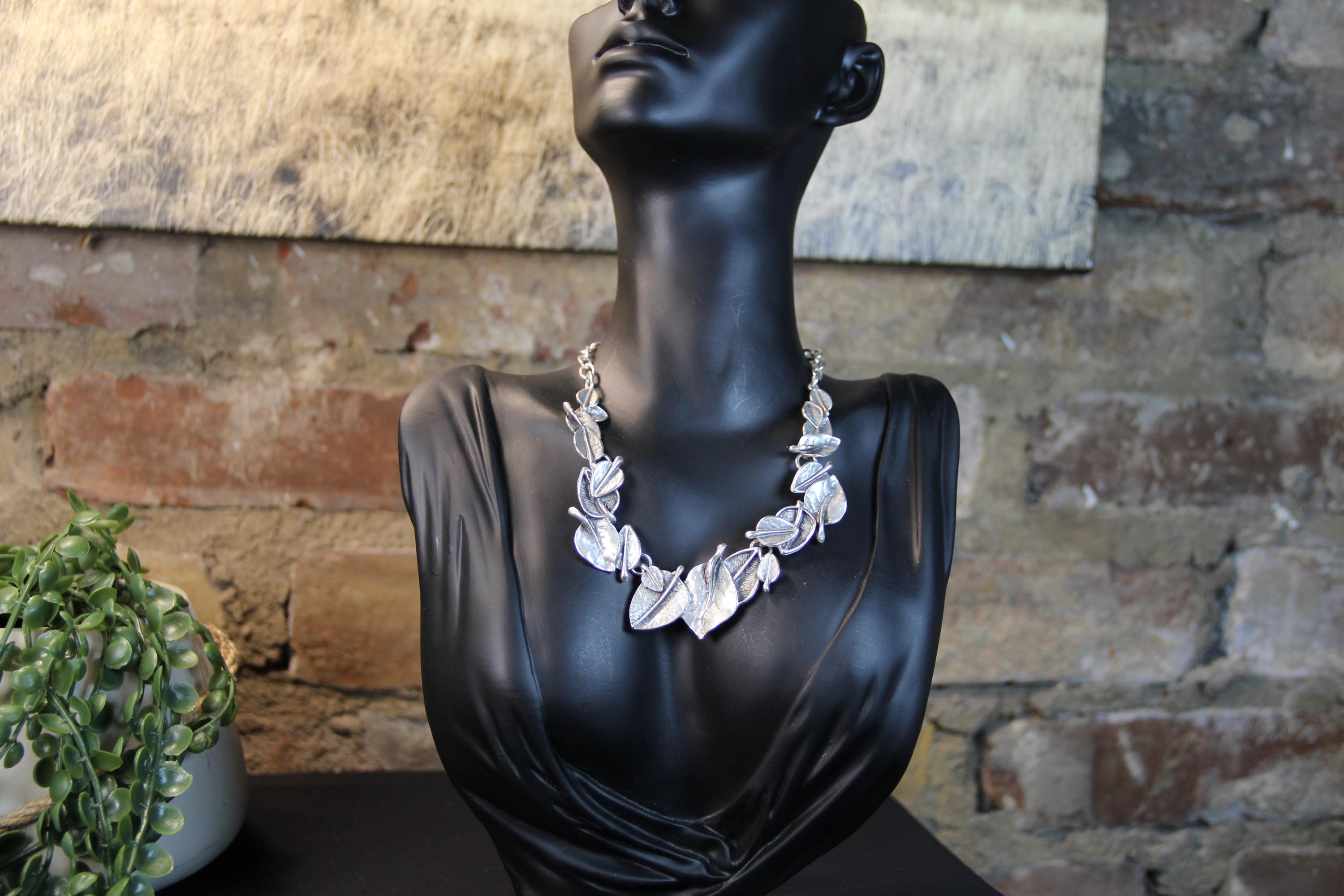 Bohemian Leaf Statement Necklace – Minimalist Collar Style Handmade Jewelry Gift